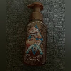 Bath & Body Works Pumpkin Cupcake Foaming Hand Soap New